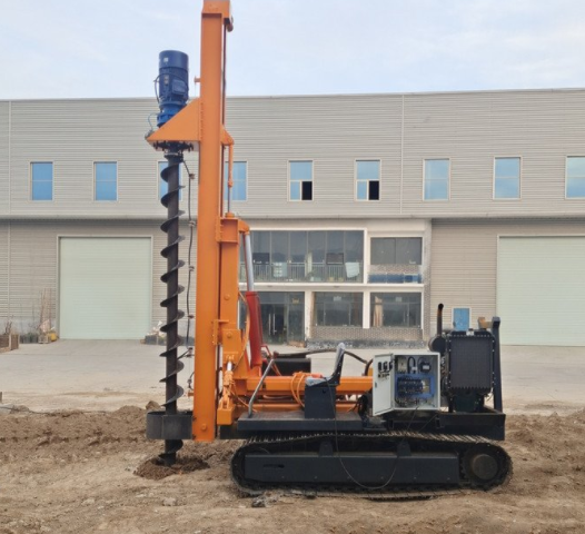 360度旋轉(zhuǎn)打樁機(jī)