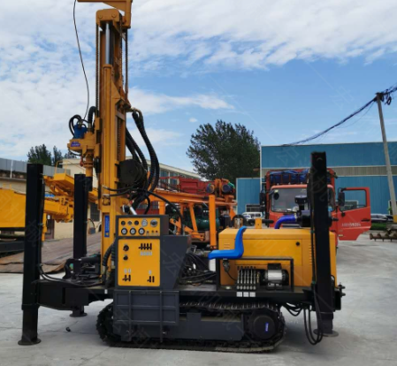 氣動(dòng)水井鉆機(jī)鉆進(jìn)時(shí)注意事項(xiàng)
