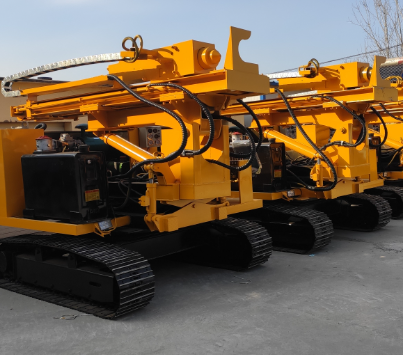 客戶(hù)訂購(gòu)的光伏打樁機(jī)廠區(qū)已完工，準(zhǔn)備發(fā)貨