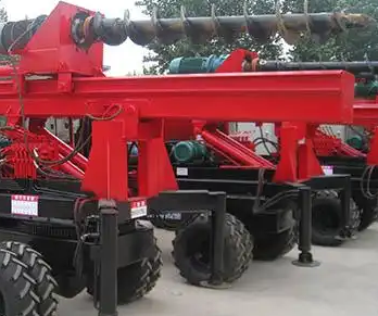 輪式光伏打樁機(jī)