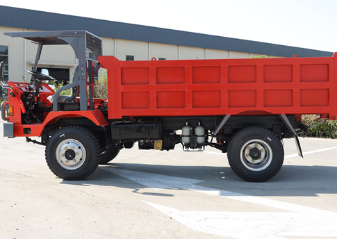 啟動(dòng)礦用四不像運(yùn)輸車濕式制動(dòng)方法