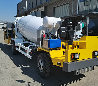 8方混凝土攪拌車